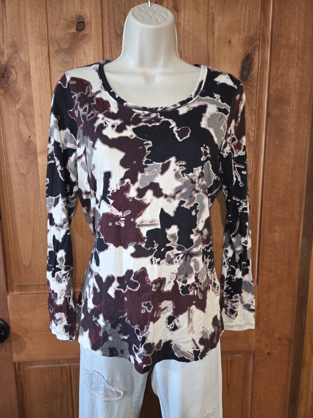 Simply Vera Vera Wang Abstract Long-Sleeve Tee in Black, White & Burgundy‎